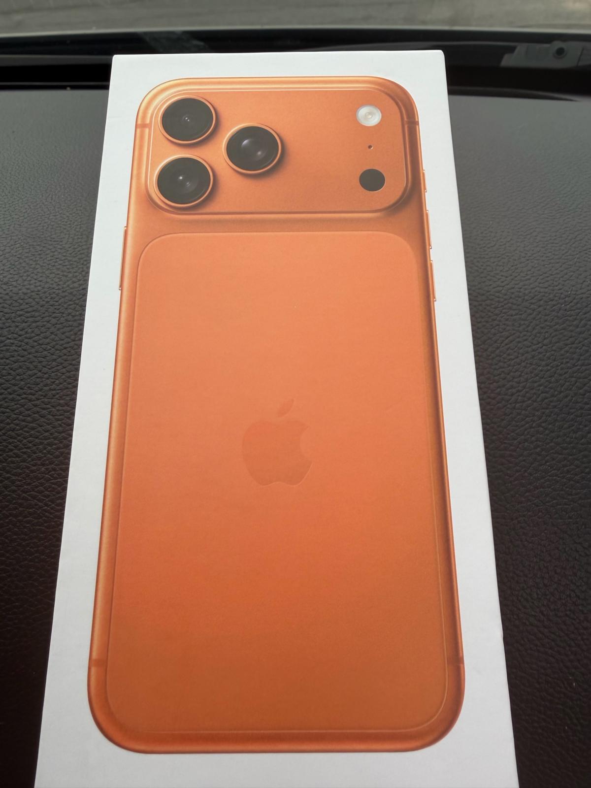 iPhone 17 pro max cosmic orange
