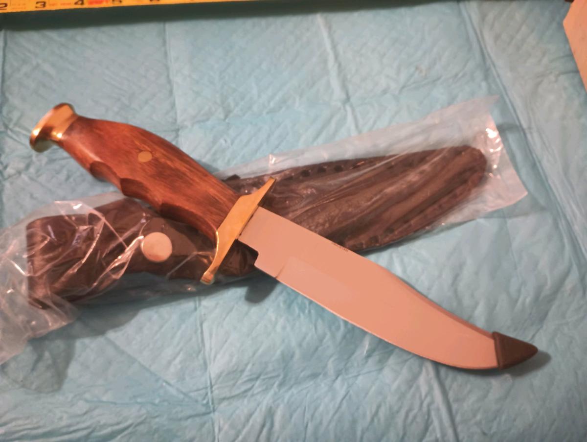 12in Bowie hunting knife with leather sheath