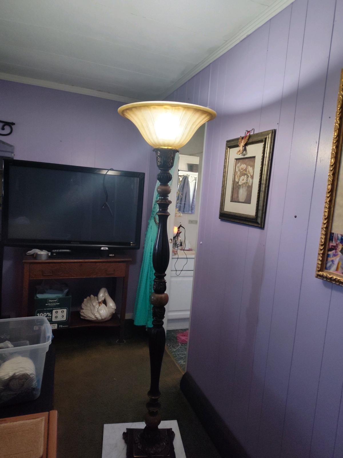 lamp tall 7ft brown heavy - Fresno, California - FleaMarketBay