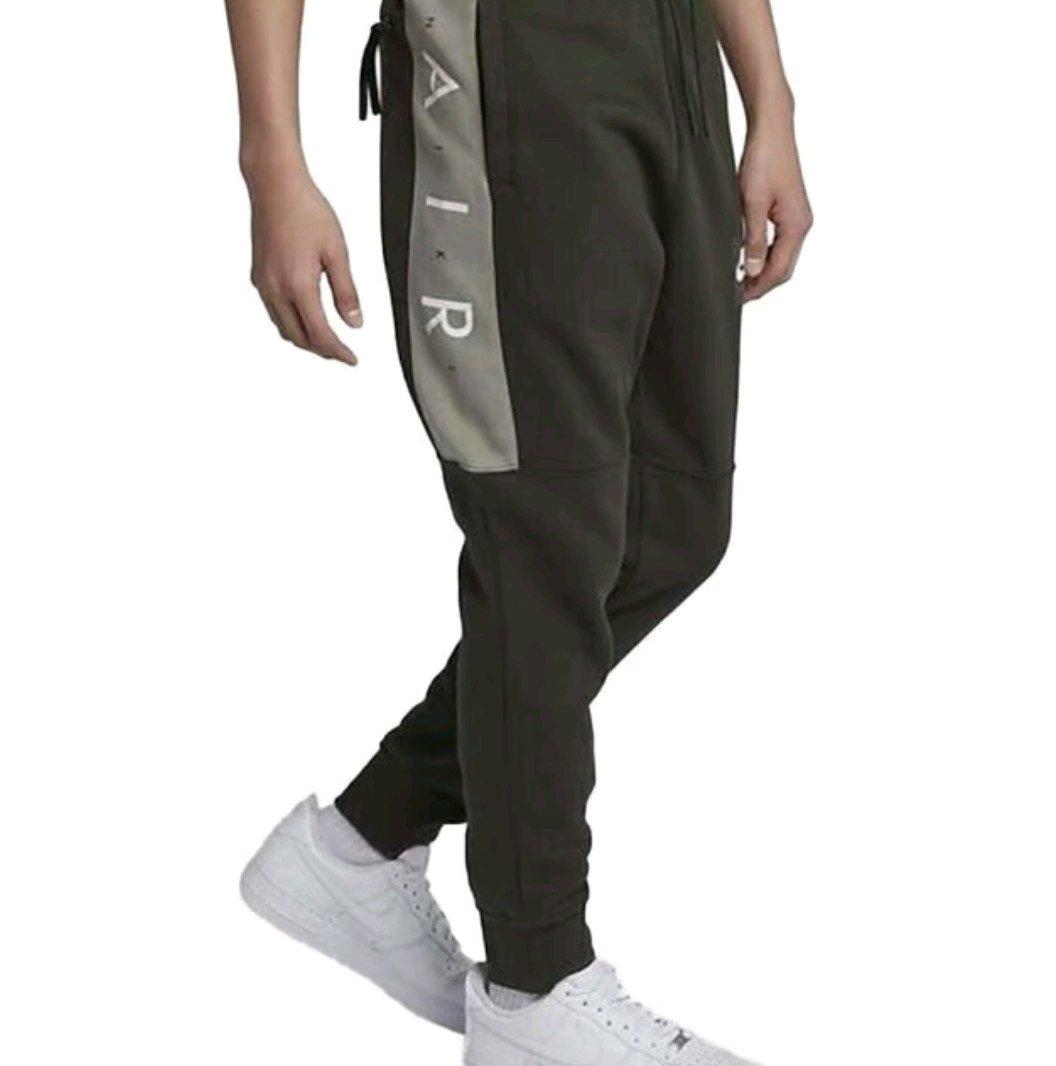 Nike Fleece Tracksuit - Wilmington, Delaware - FleaMarketBay