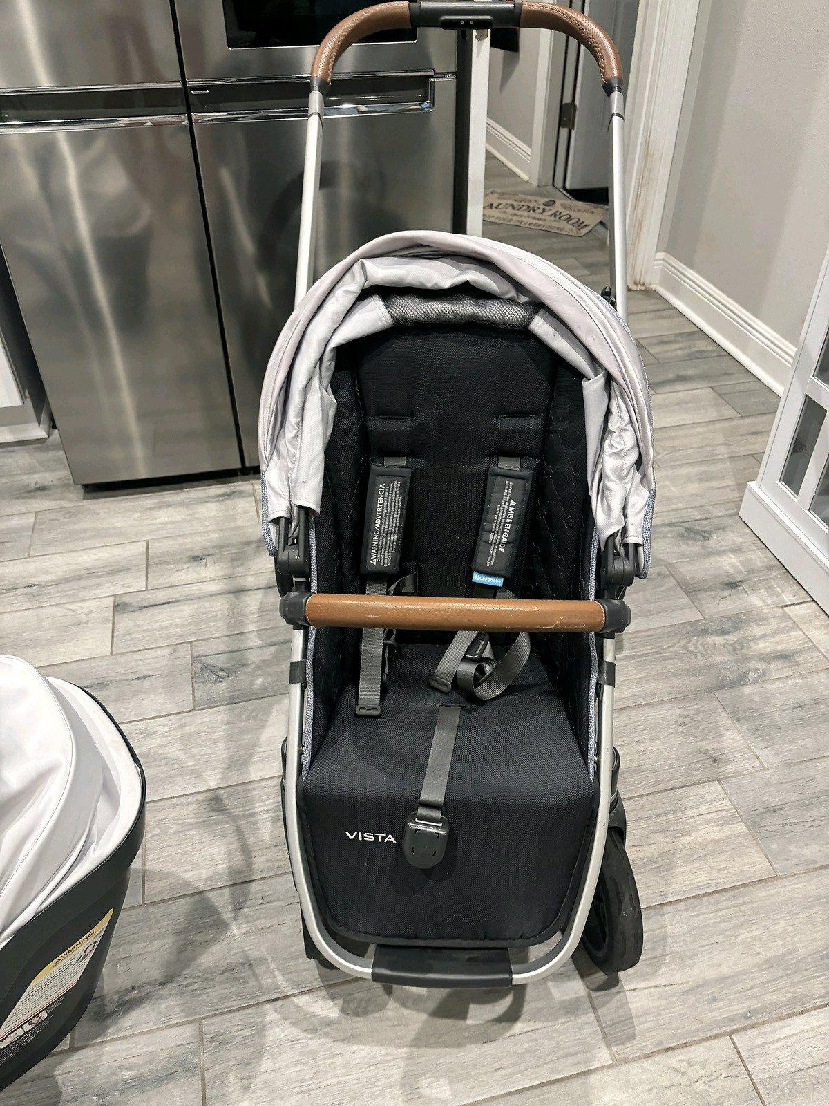 UPPAbaby Vista V2 Stroller w Rumble Seat  Bassinet  Gregory - Armington, Illinois - FleaMarketBay