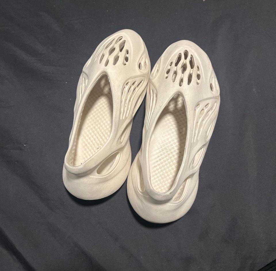 Yeezy Foam Runner - Patterson, California - FleaMarketBay