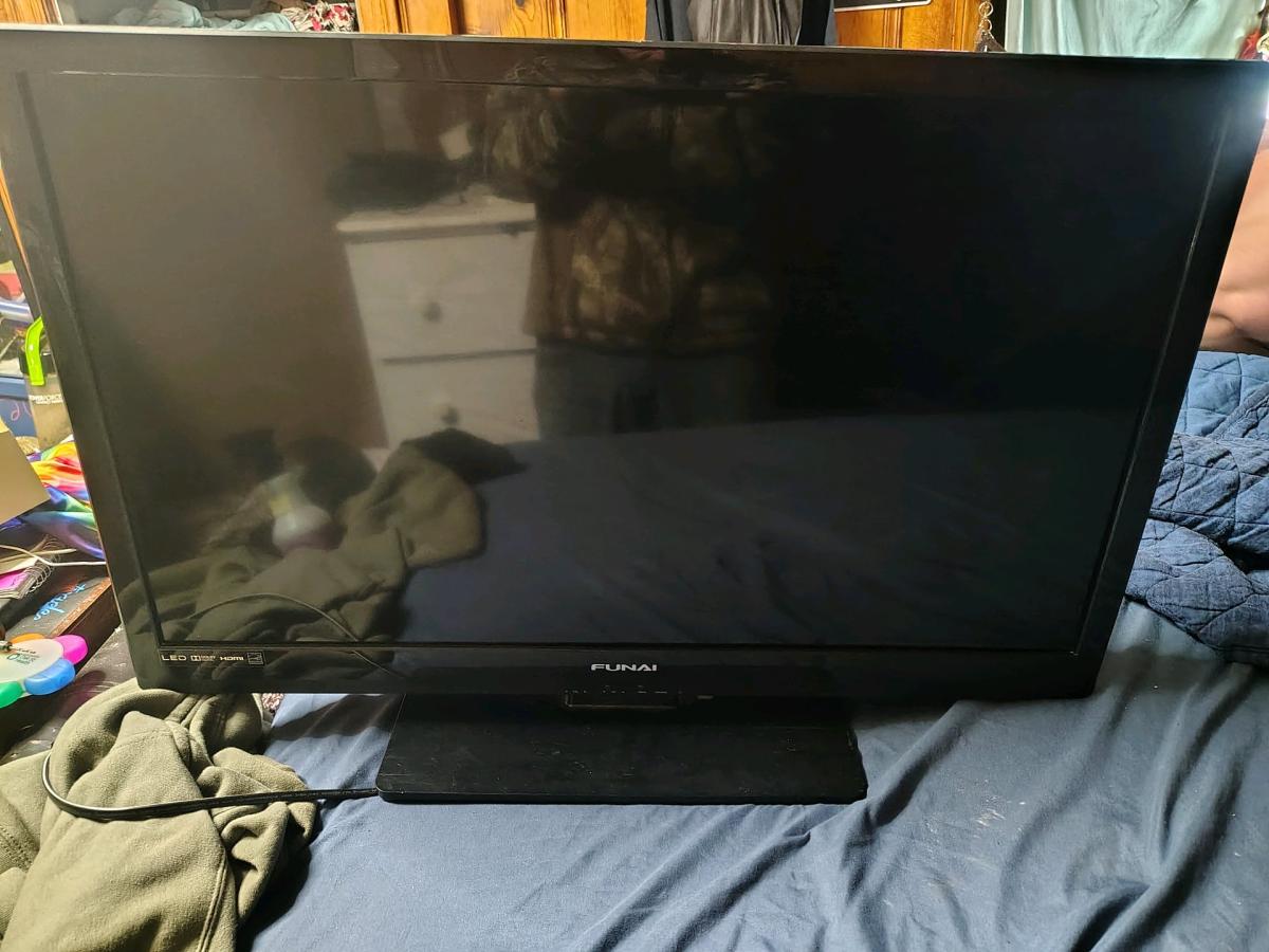 Funai 32in tv with remote