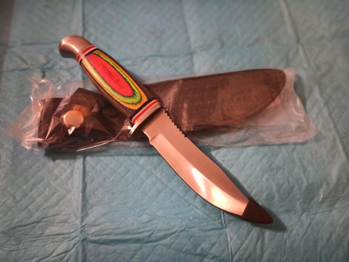Bowie hunting Knife with leather sheath