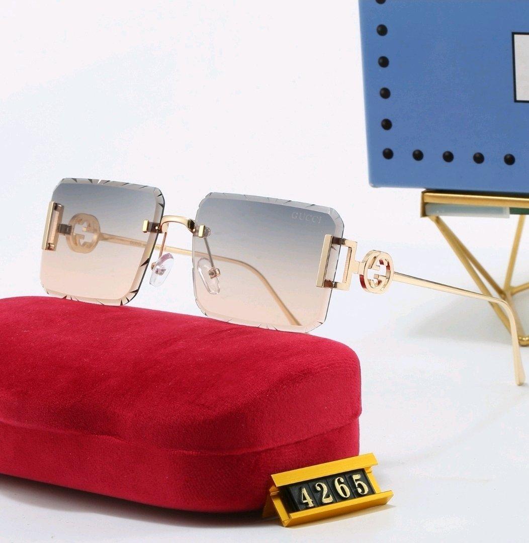 Woman Sunglasses - Norwalk, California - FleaMarketBay