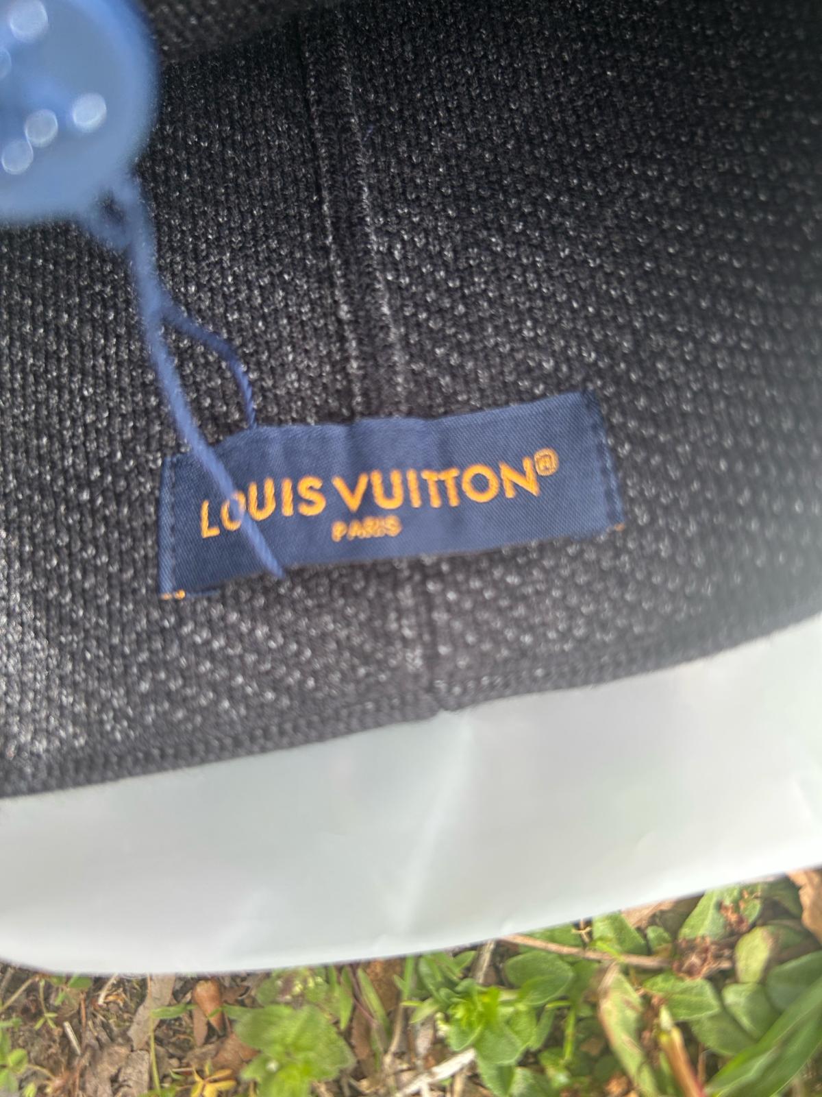 Authentic Louis Vuitton LV Knit Beanie  blac Monogram  Desig - High Point, North Carolina - FleaMarketBay