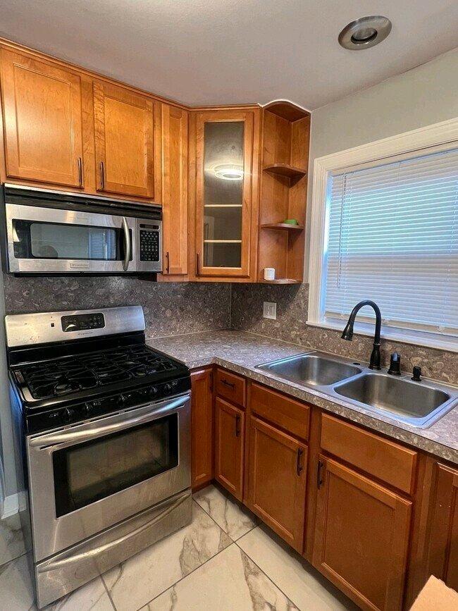 3bed 2bath for rent 9241 S Emerald AveChicago IL 60620 - Chicago, Illinois - FleaMarketBay