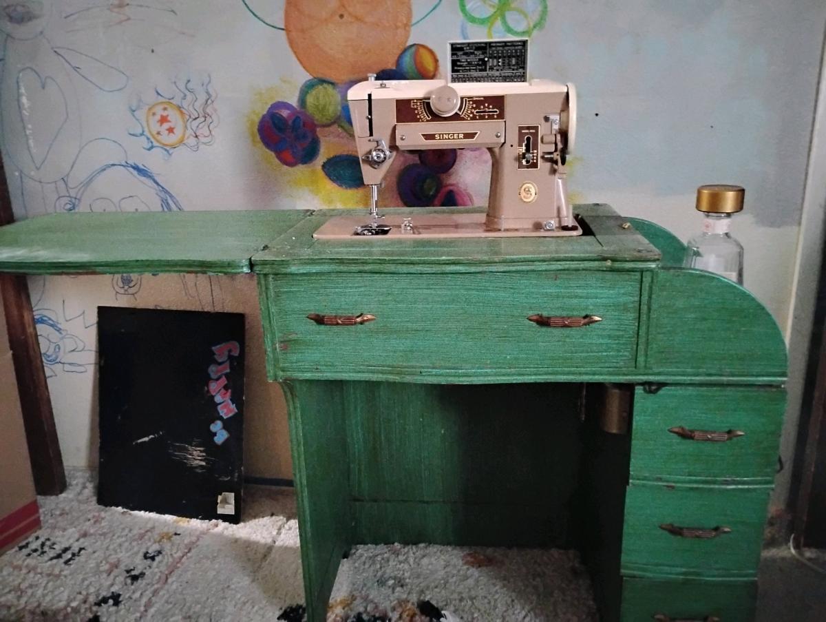 Sanger Sewing machine hideaway desk and chair - Lompoc, California