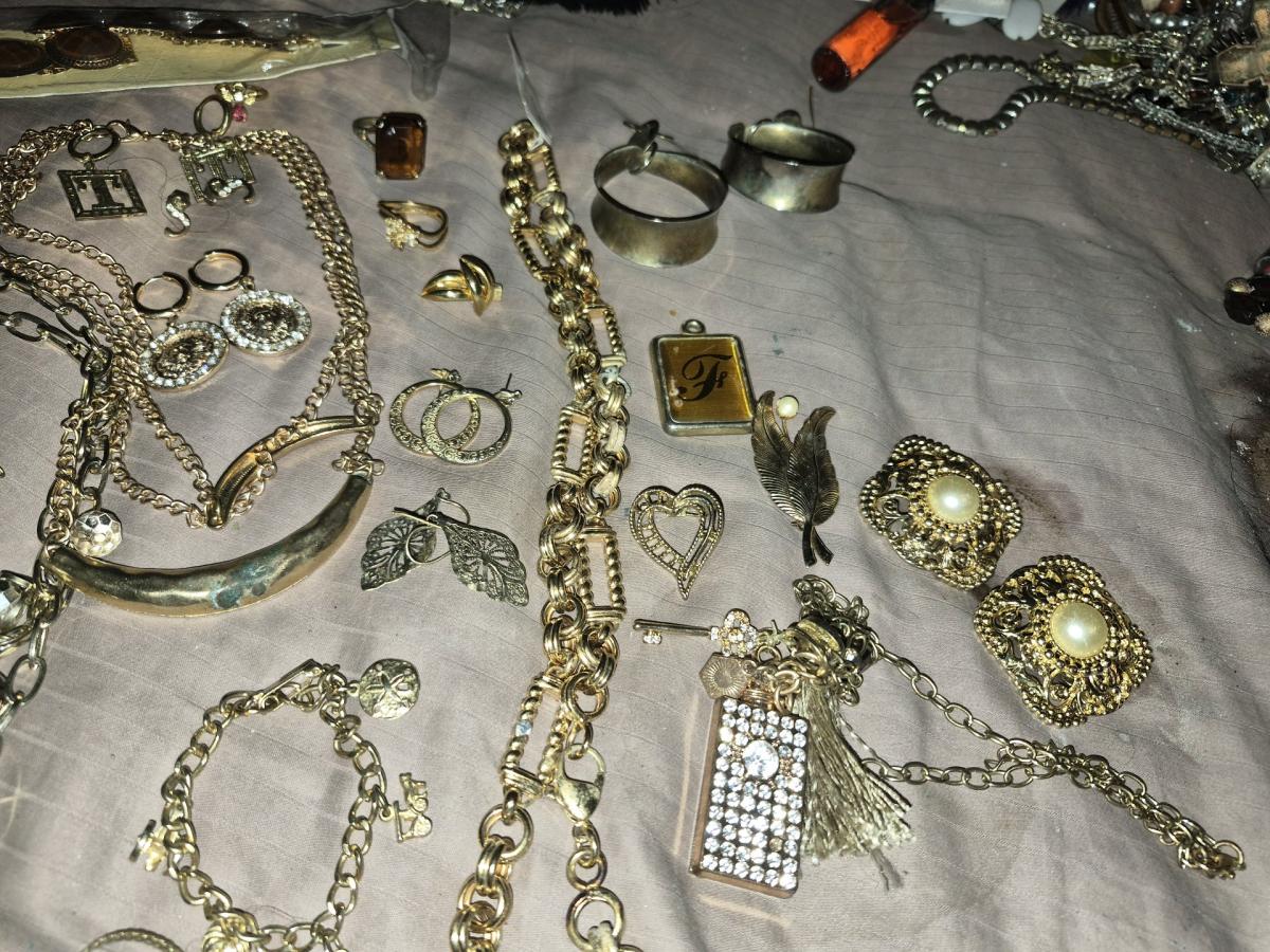 fashion jewelry - Cochran, Georgia - FleaMarketBay