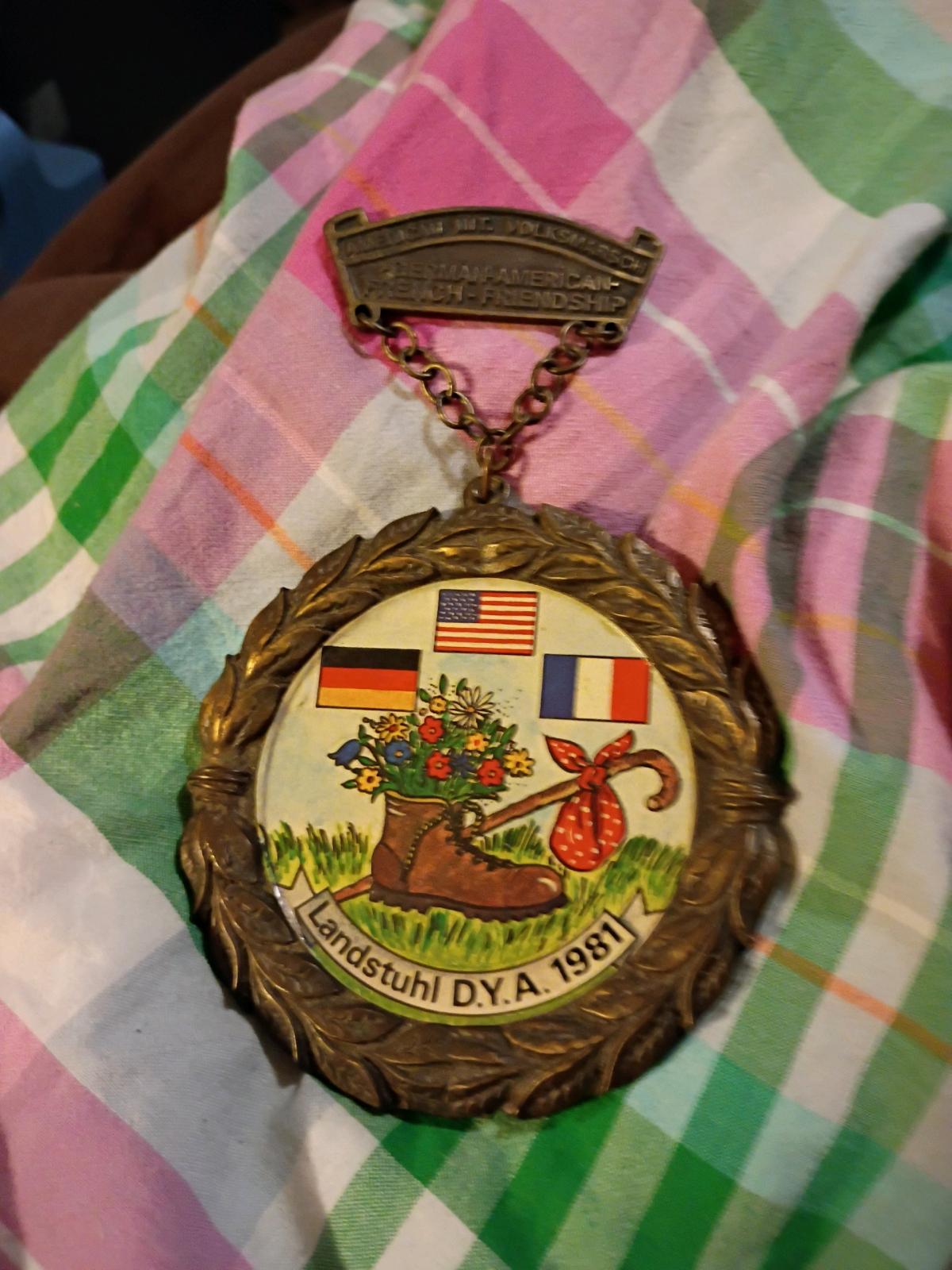 dog case - Jackson, Georgia - FleaMarketBay