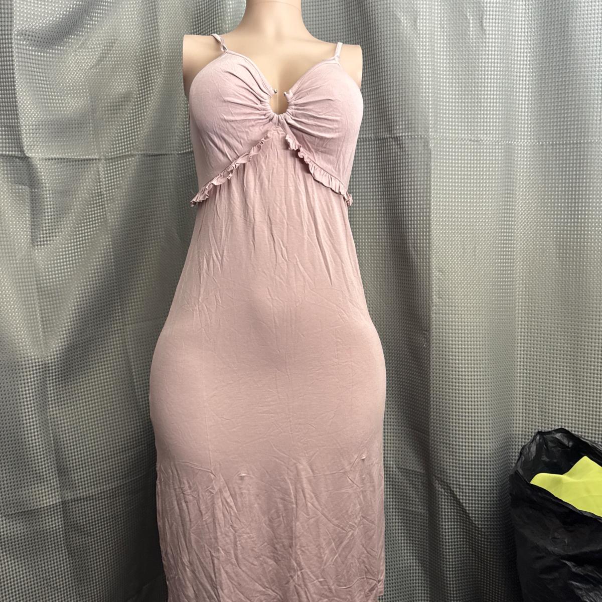 New size medium pink dress beautiful - Pomona, California - FleaMarketBay