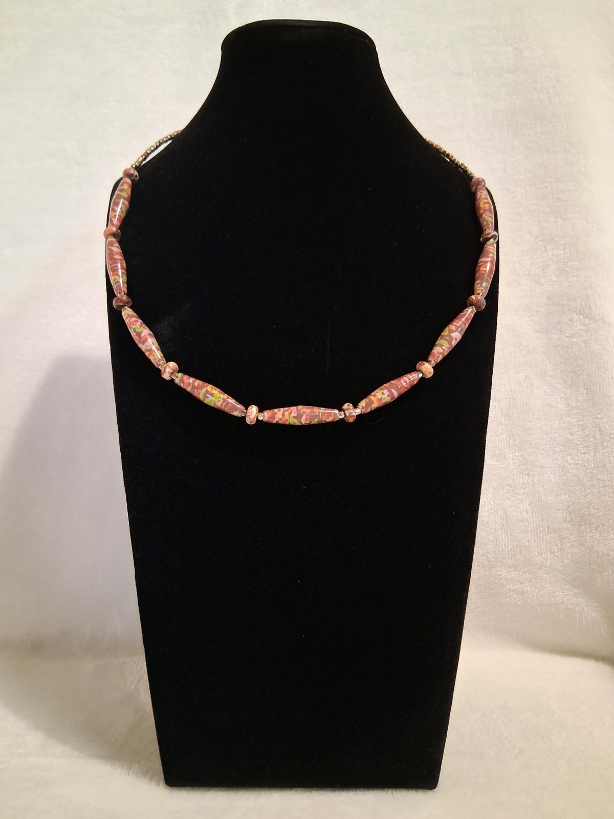 paper bead necklace - Airway Heights, Washington - FleaMarketBay