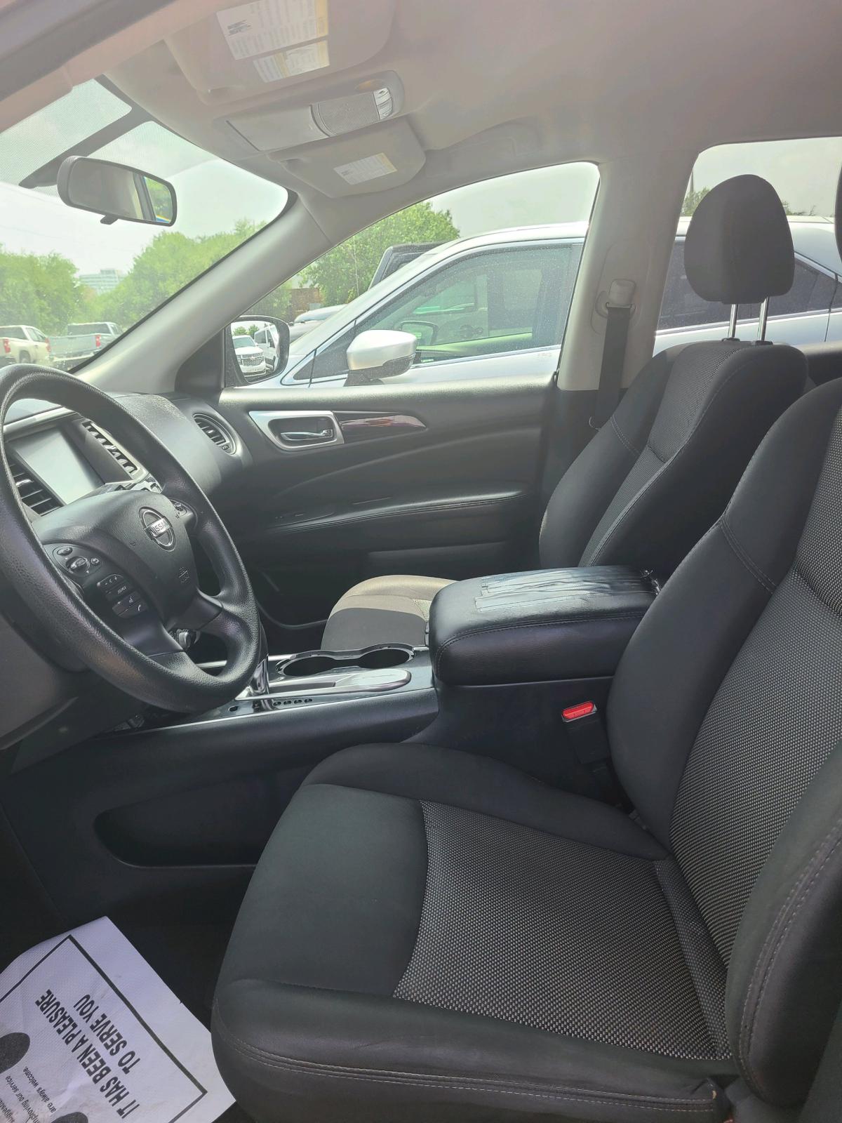 2020 Nissan Pathfinder - Commerce, Texas - FleaMarketBay