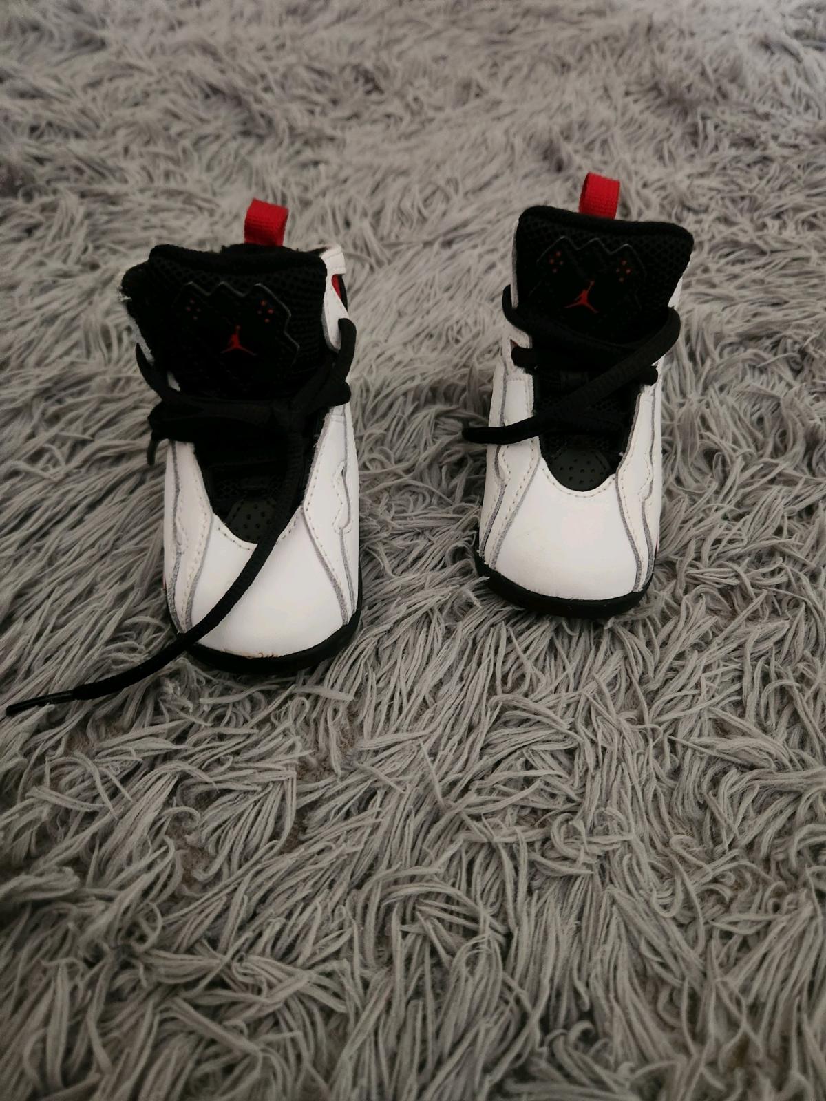 Jordan True Flight 5c black and white - Little Neck, New York - FleaMarketBay