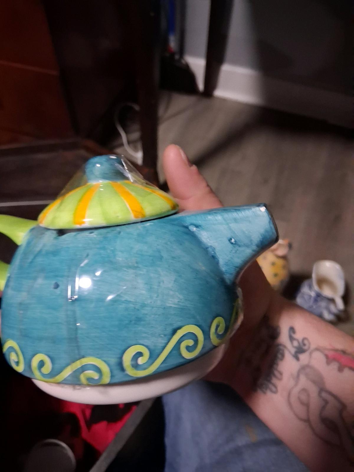 various antigue vintage teapot collection - Antioch, Tennessee - FleaMarketBay