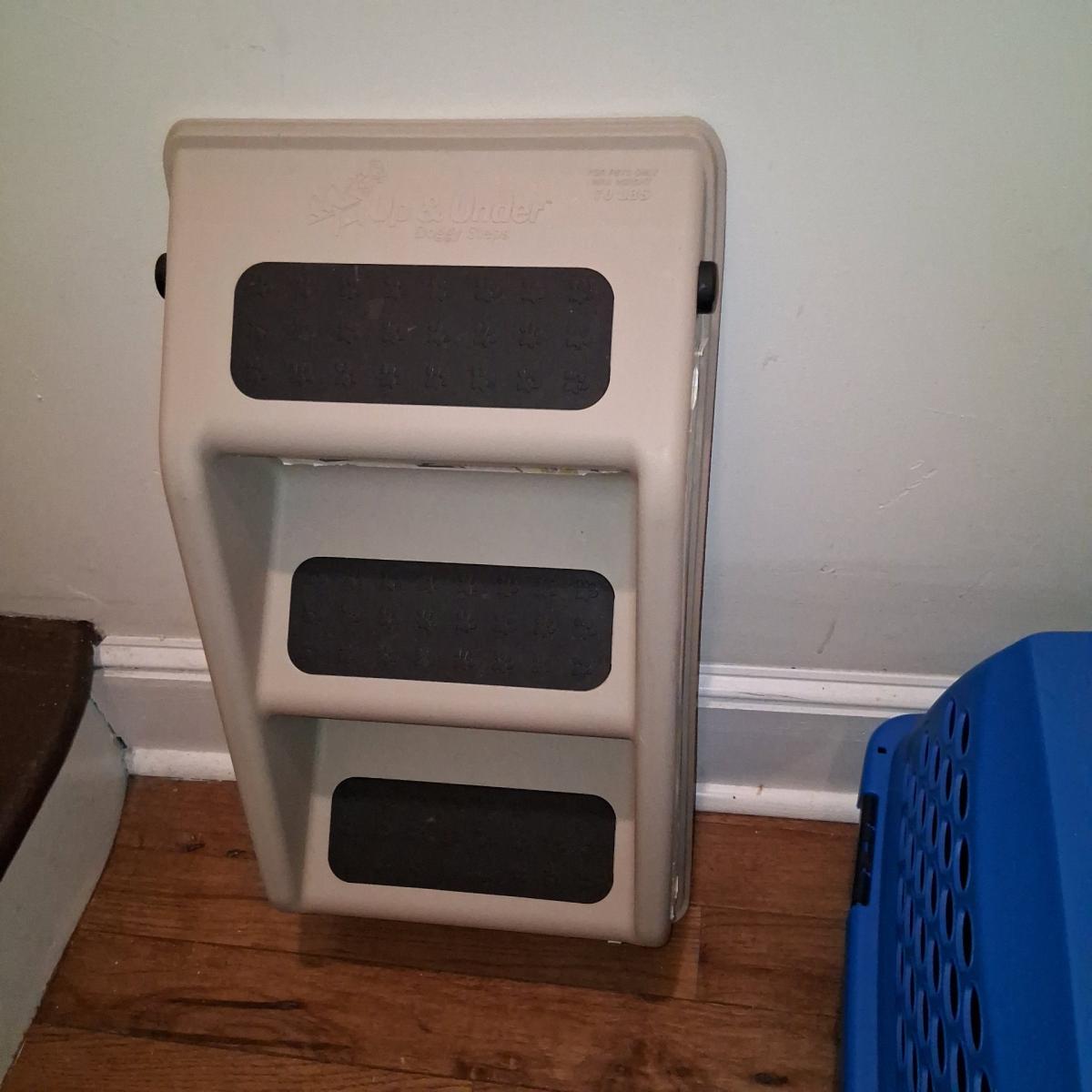 Complete Small Dog Starter Bundle  21 Crate LED Harness Pet - Philadelphia, Pennsylvania - FleaMarketBay