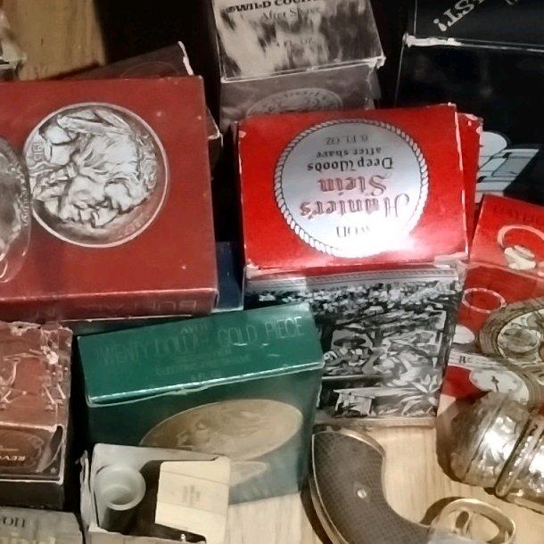 Avon vintage perfume bottles - Adelanto, California - FleaMarketBay