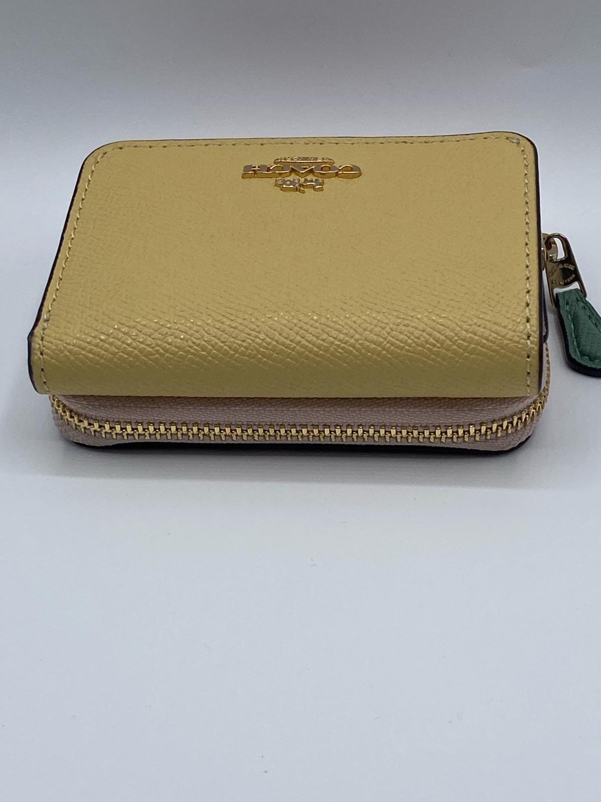 Coach TriColor Small Zip Wallet - Chicago Heights, Illinois - FleaMarketBay