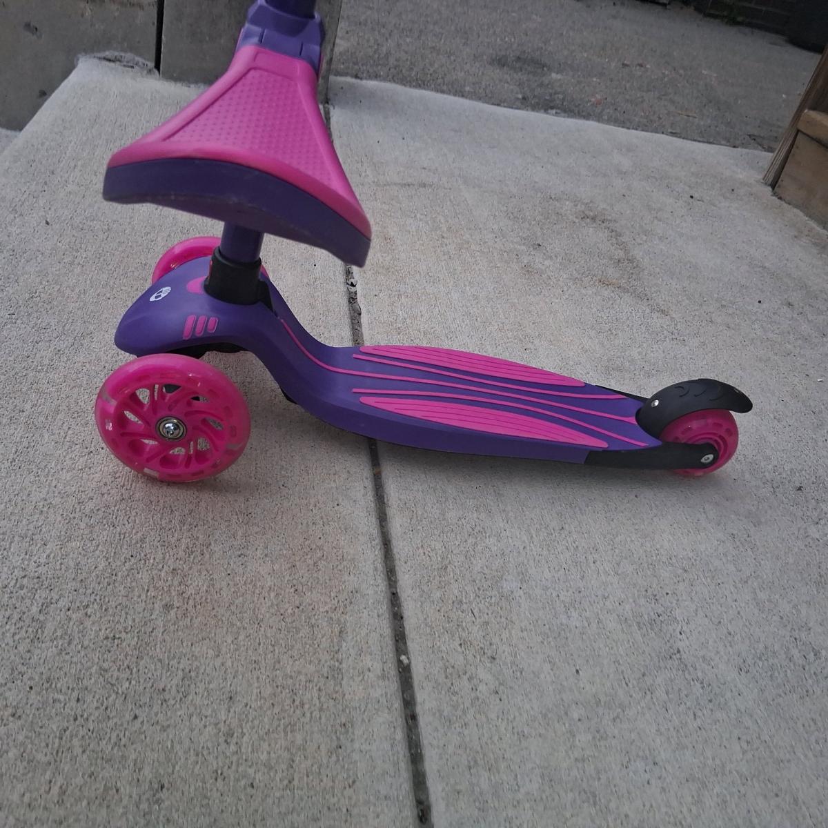 GOTRAX 2in1 Scooter  Toddler to Kid Light Up Wheels - Philadelphia, Pennsylvania - FleaMarketBay