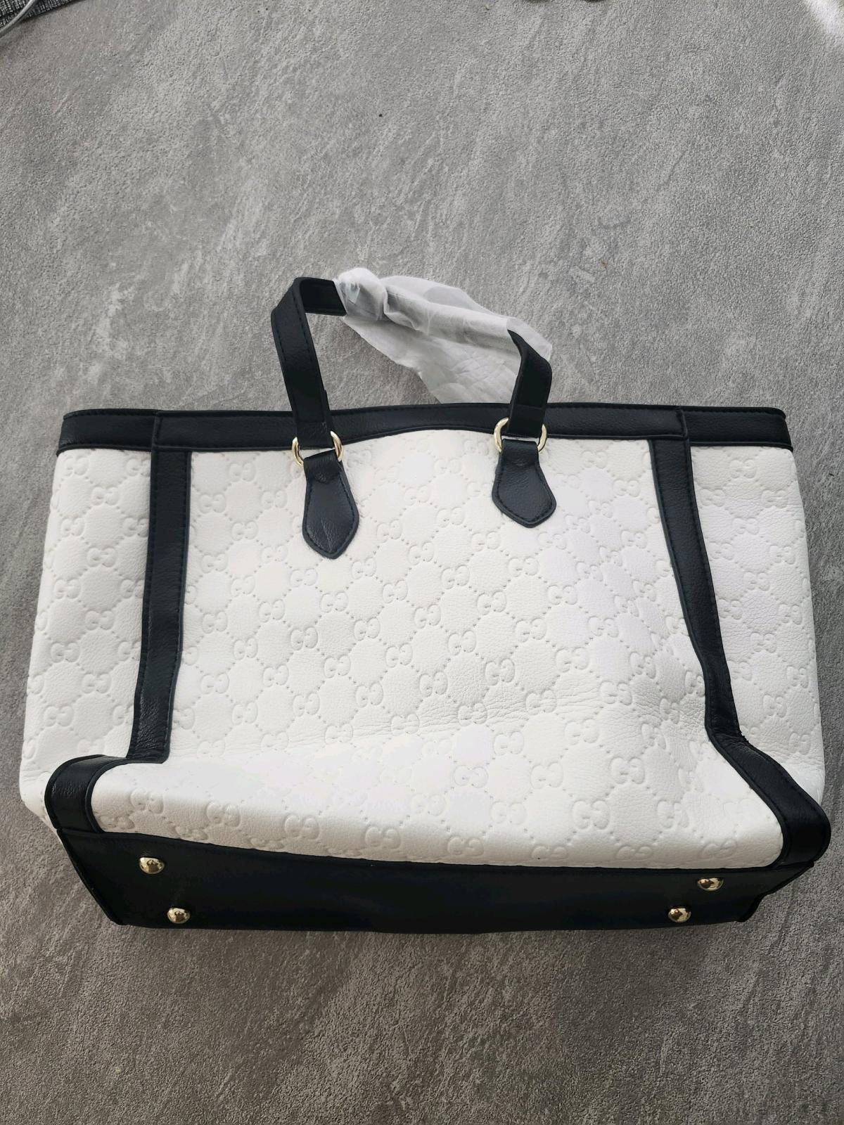 fashionable Handbag 2 - Huntington Beach, California - FleaMarketBay