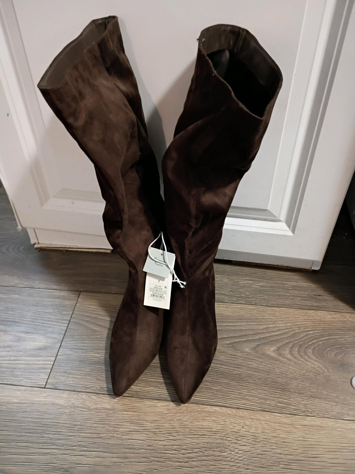 new boots - Royston, Georgia - FleaMarketBay