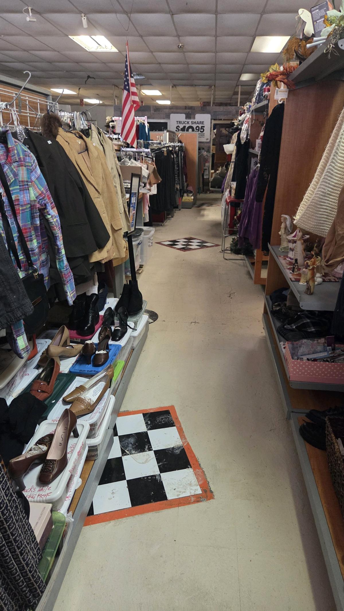 Big clearance sale April 24th through 26th everything is 1 - Alicia, Arkansas - FleaMarketBay