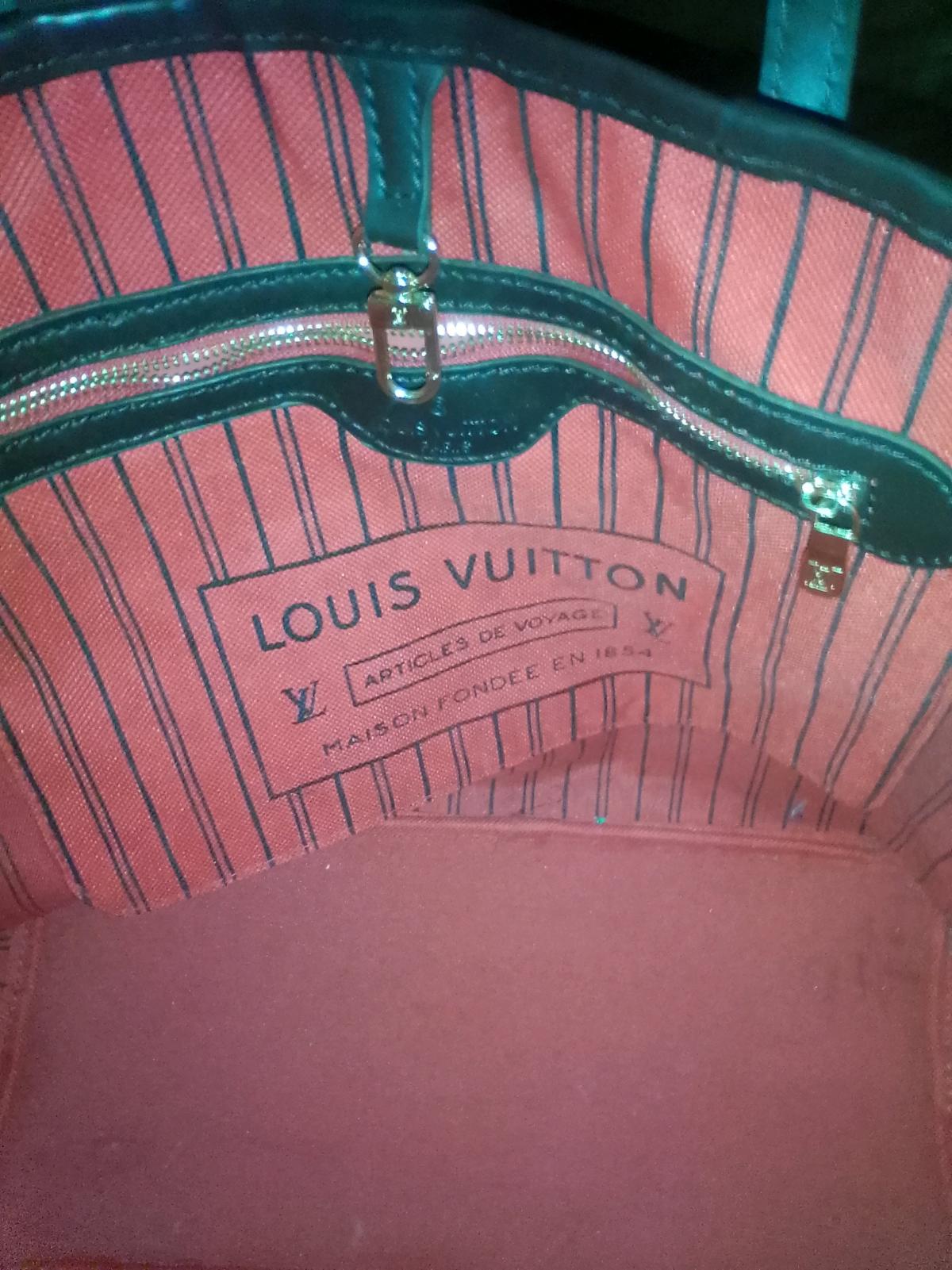 This bag is the Louis Vuitton Neverfull MM in the Damier bne - Dayton, Ohio - FleaMarketBay