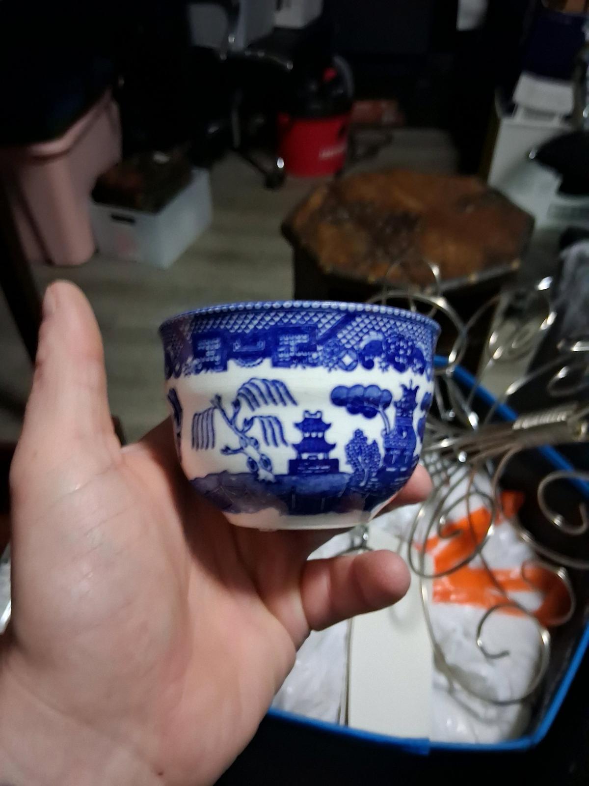 various vintage teapots and accesories - Antioch, Tennessee - FleaMarketBay