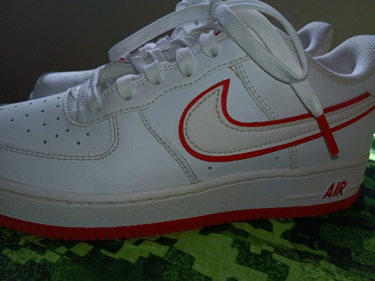 Nike Sneakers - Garden Grove, California - FleaMarketBay