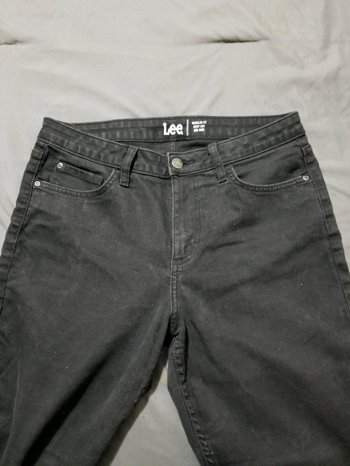 Lee Jeans - Portage, Michigan - FleaMarketBay