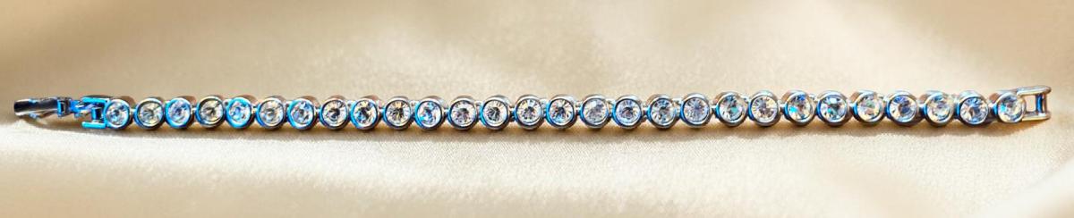 Stunning Swarovski Bezel Set Crystal Tennis Bracelet - Minneapolis, Minnesota - FleaMarketBay