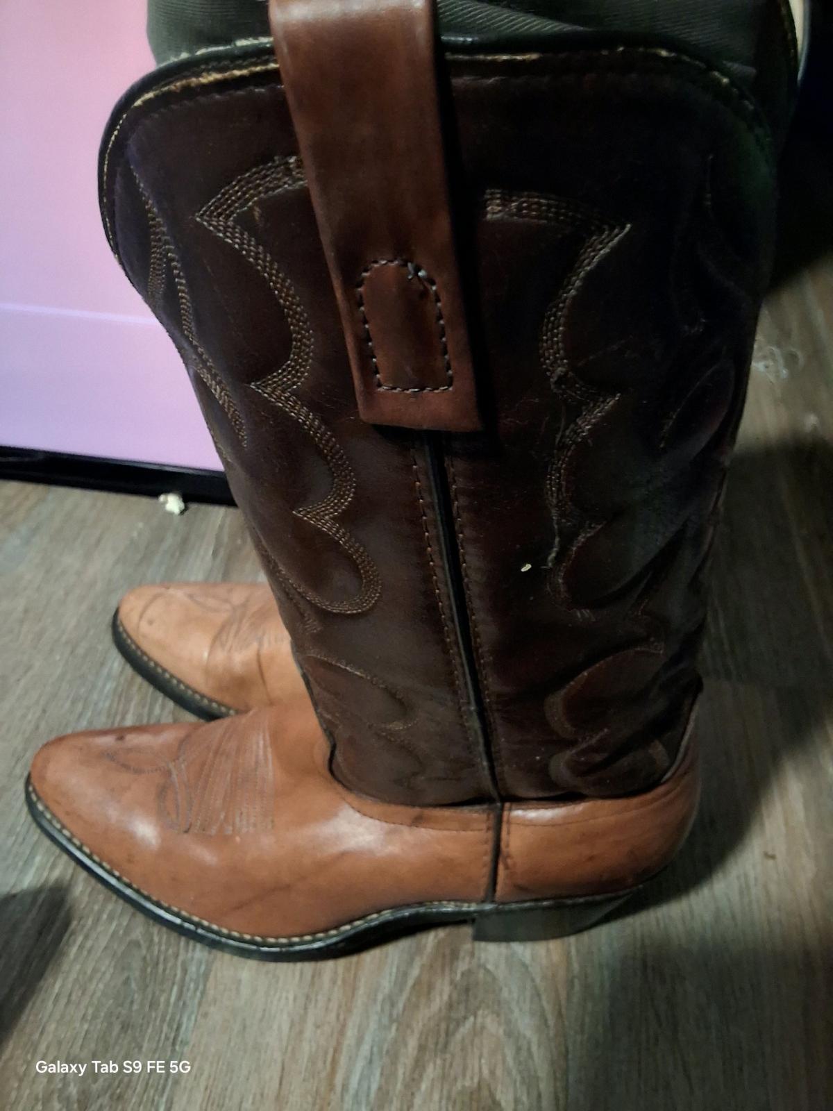 Western Boots Size 9 MENS US GENTLY USED - Vancouver, Washington - FleaMarketBay