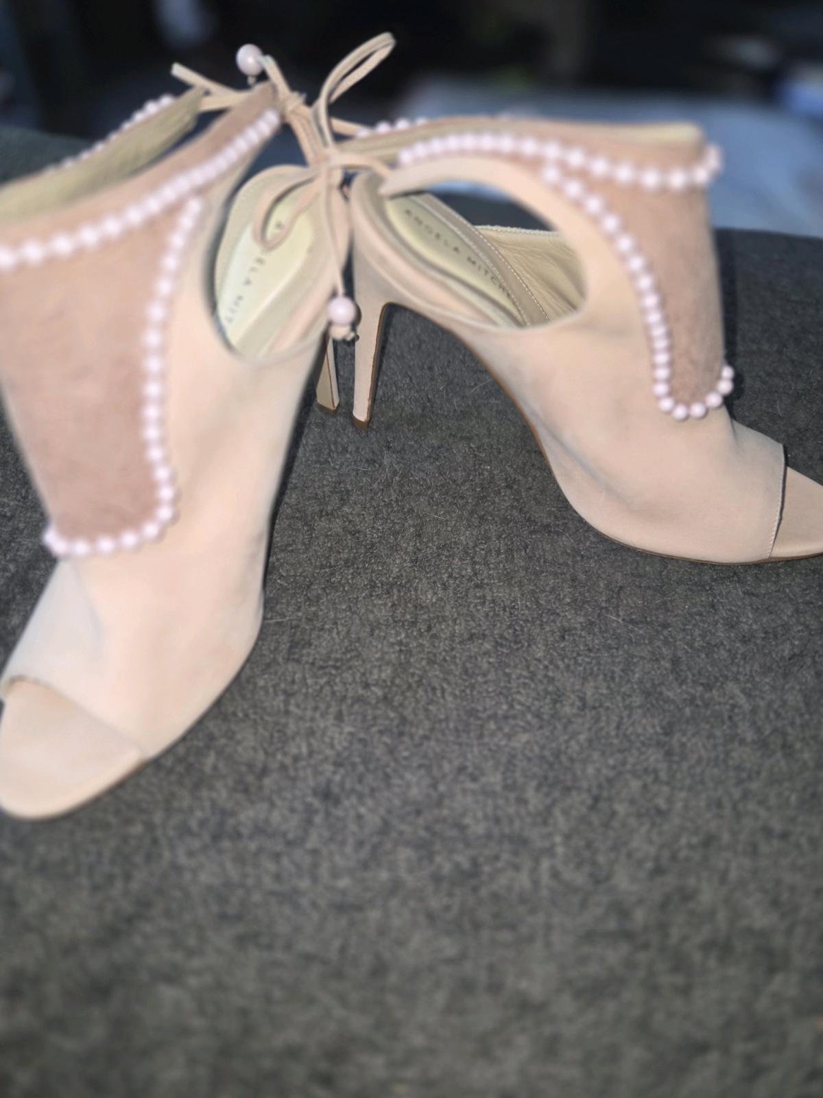 womens high heels - Dana Point, California - FleaMarketBay