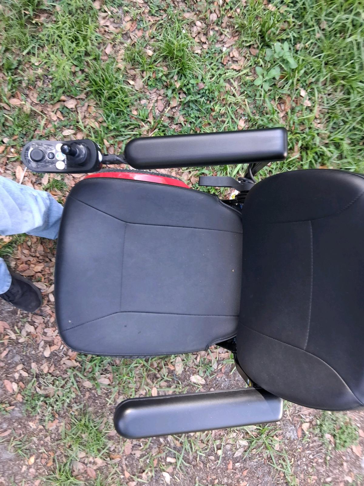 electric wheelchair scooter - Zephyrhills, Florida - FleaMarketBay