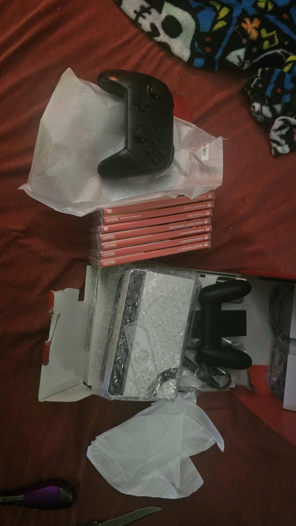 NINTENDO SWITCH 64G OLED BUNDLE - Williamsport, Pennsylvania - FleaMarketBay