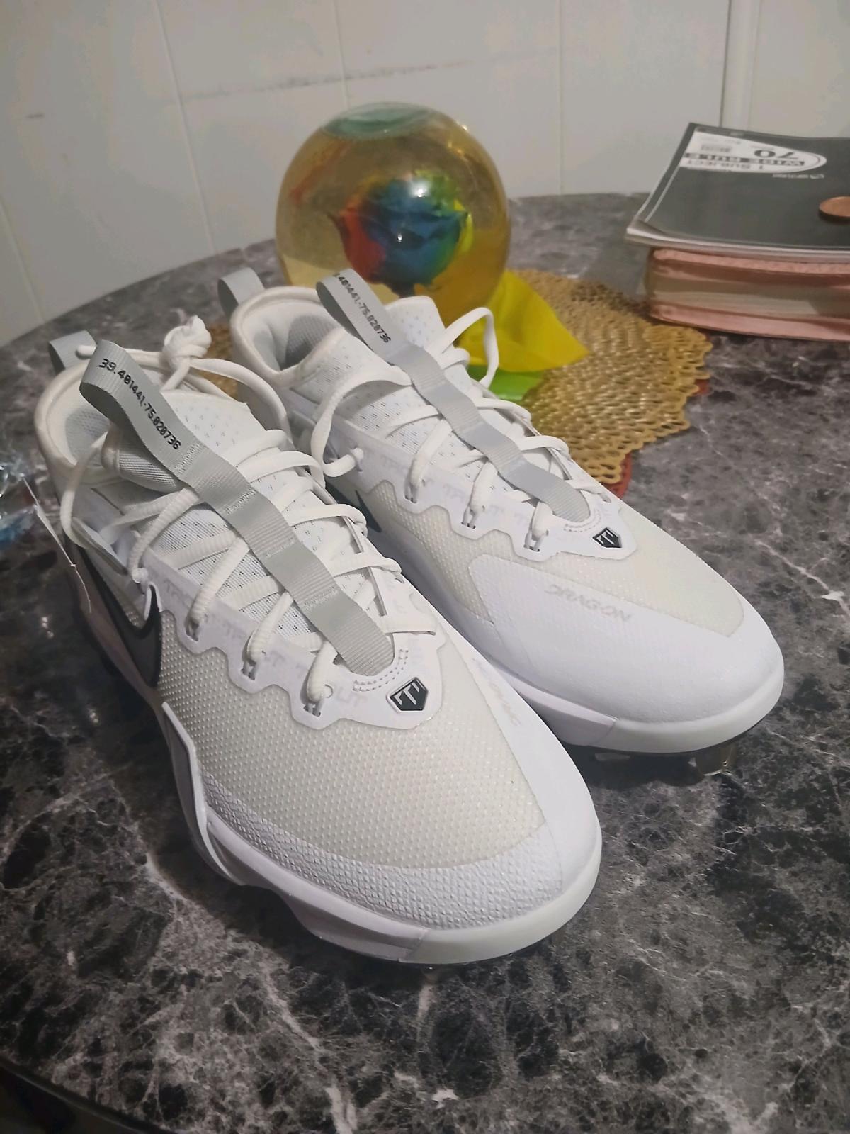 zapatos de bisbol y softball - Rochester, New Hampshire - FleaMarketBay