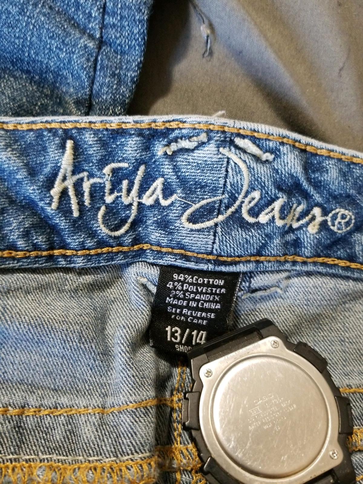 Ariya Jeans - Portage, Michigan - FleaMarketBay