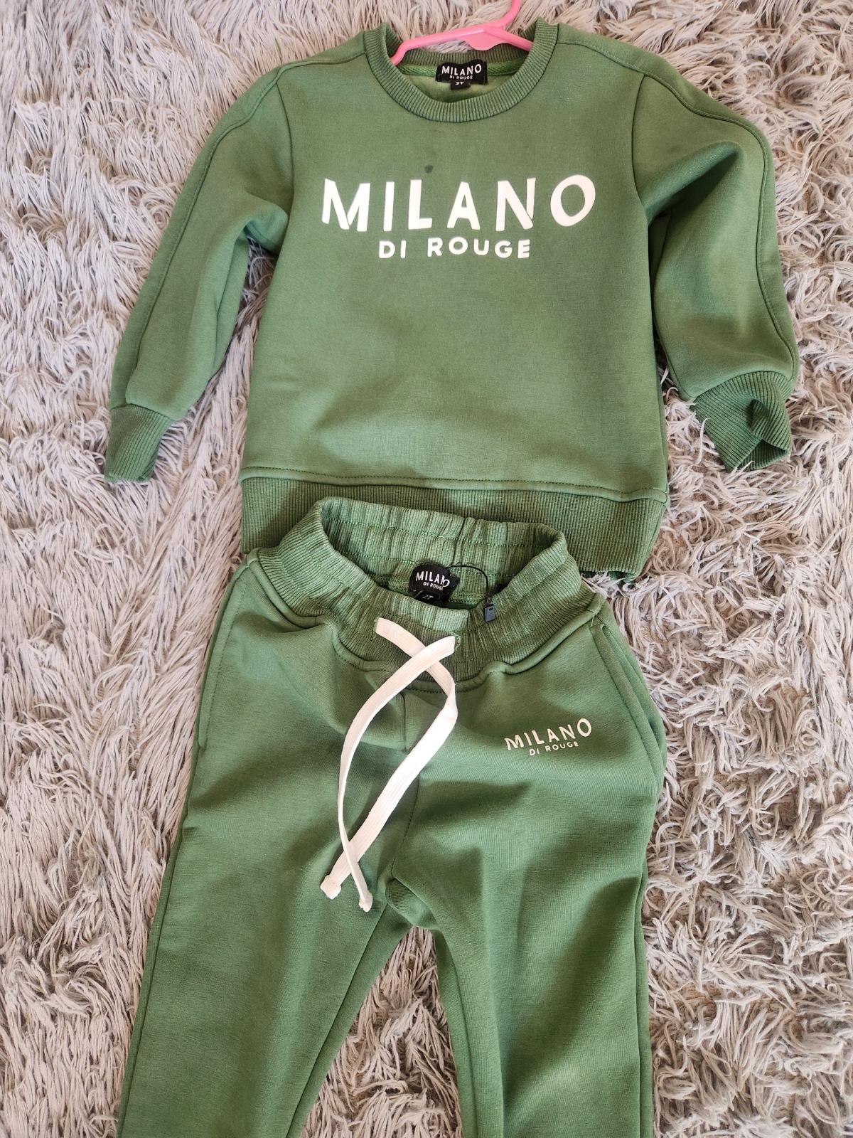 Green Milano di Rouge sweatshirt and jogger set loungewear - Queens Village, New York - FleaMarketBay