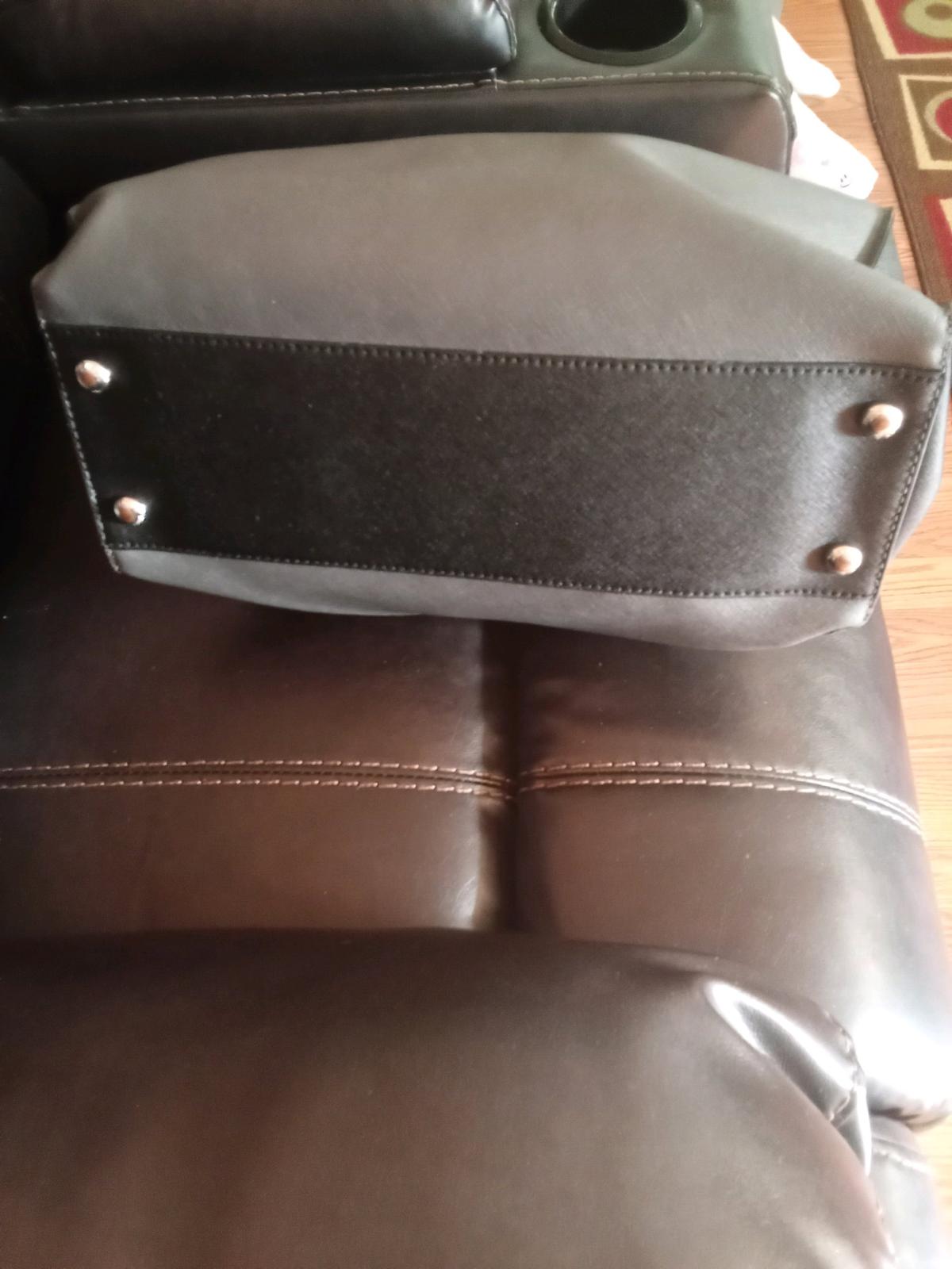 Michael kors womens bag - Decatur, Alabama - FleaMarketBay