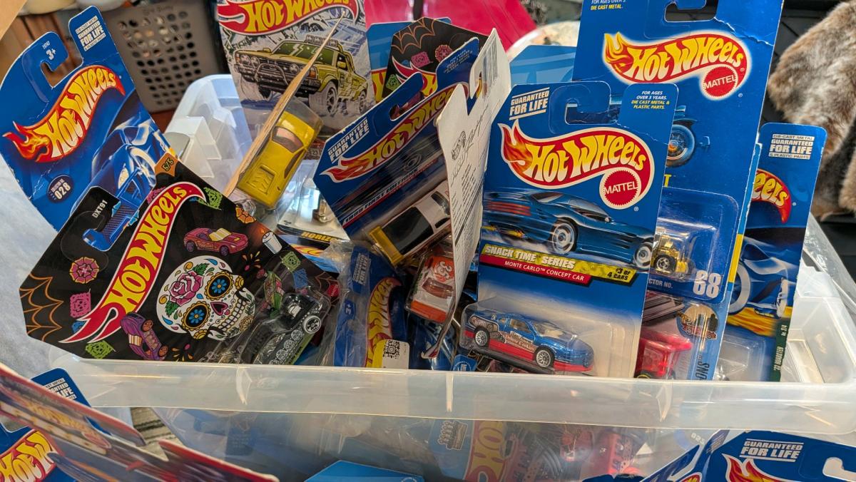 my hot wheels bulk - Desert Hot Springs, California - FleaMarketBay