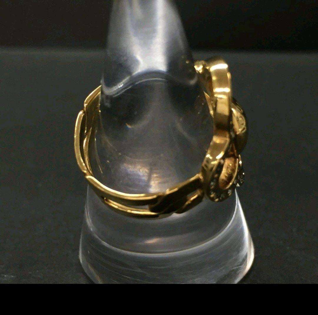 Louis Vuitton Ring Authentication - Elizabeth, New Jersey - FleaMarketBay