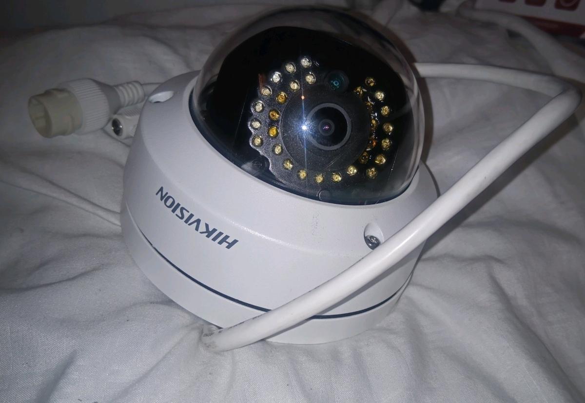 Hikvision 4MP IP Dome Security Camera Model DS2CD2142FWDI - Portland, Oregon - FleaMarketBay