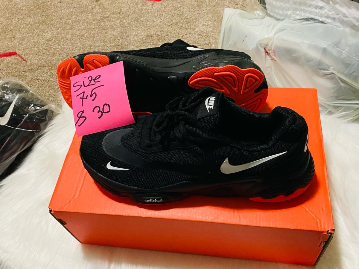 Fashionable running sneaker - Washington Navy Yard, District of Columbia - FleaMarketBay