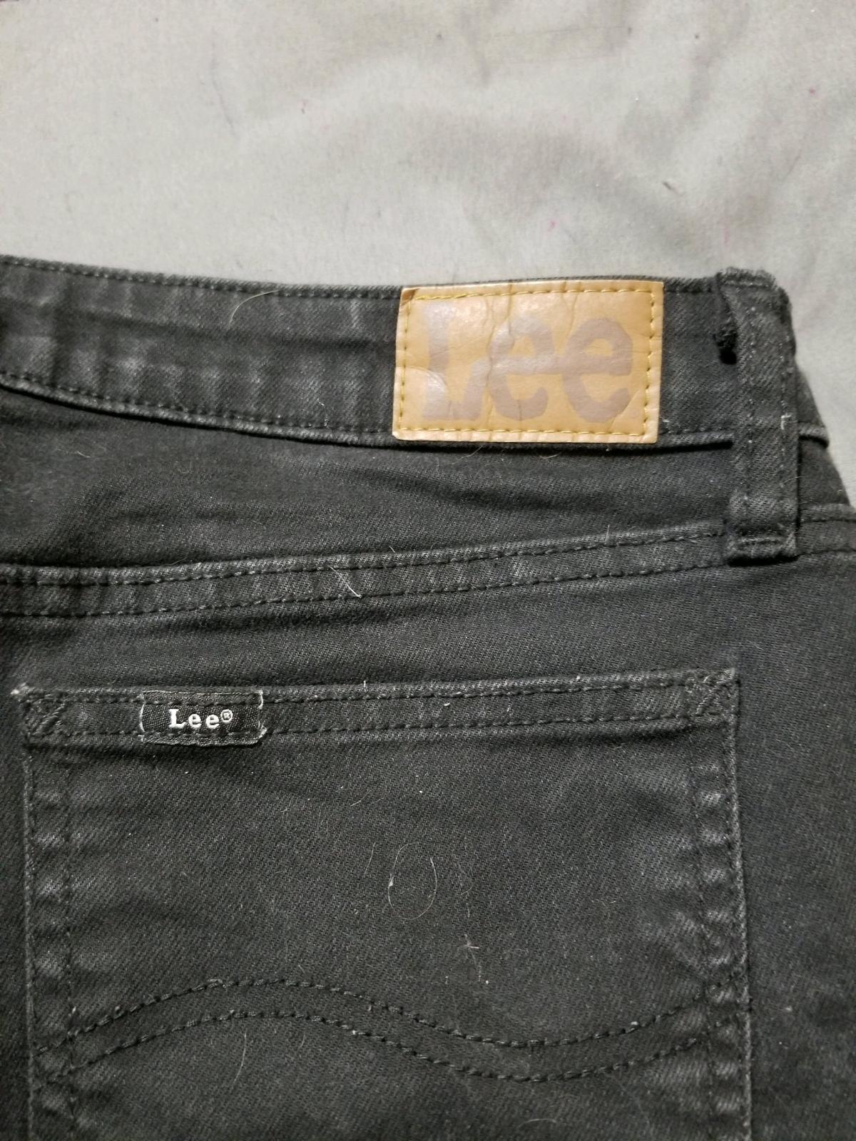Lee Jeans - Portage, Michigan - FleaMarketBay