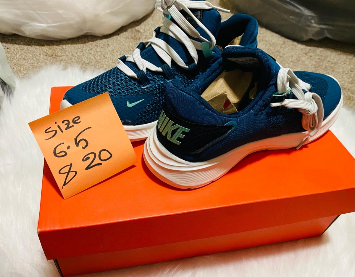 Fashionable running sneaker - Washington Navy Yard, District of Columbia - FleaMarketBay