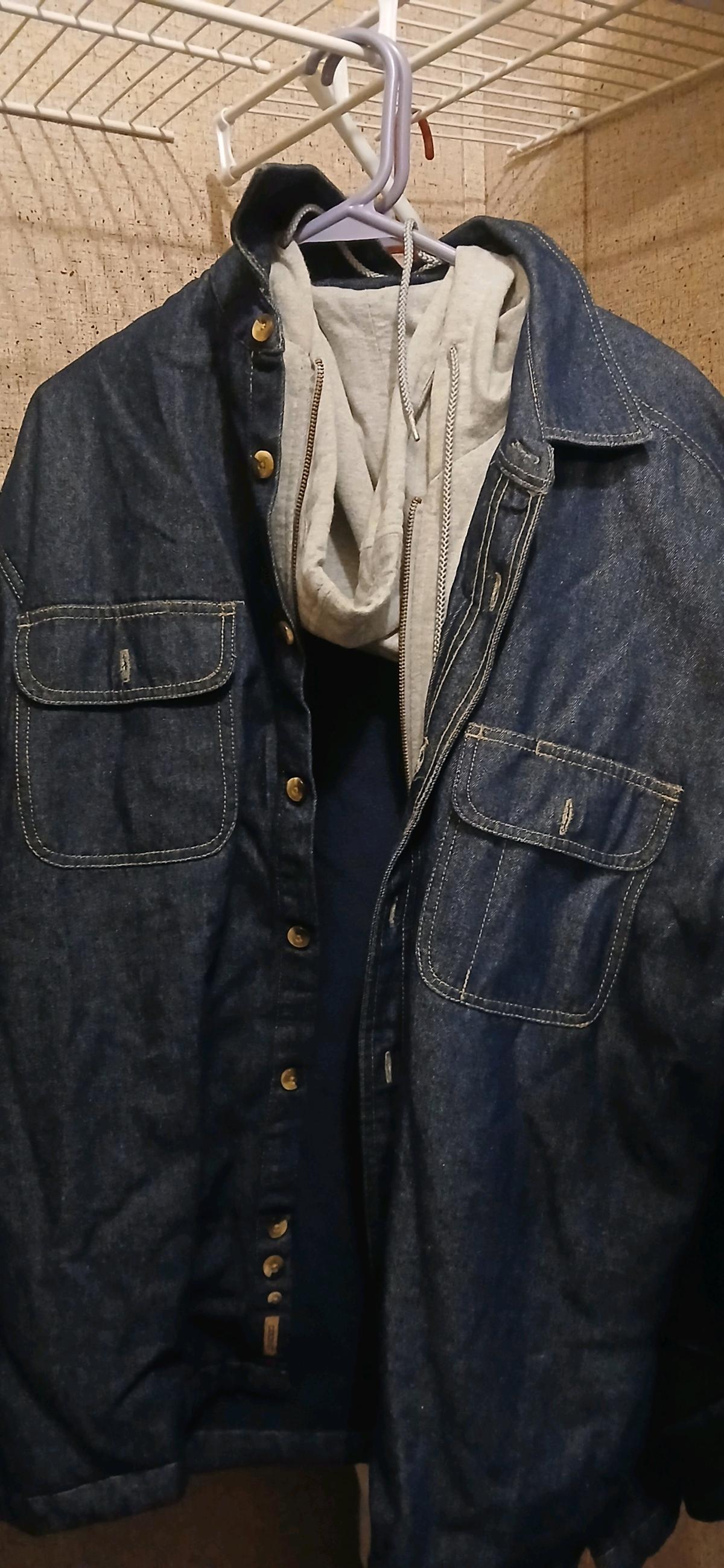 mens blue denim  Schmidt jacket - Angie, Louisiana - FleaMarketBay
