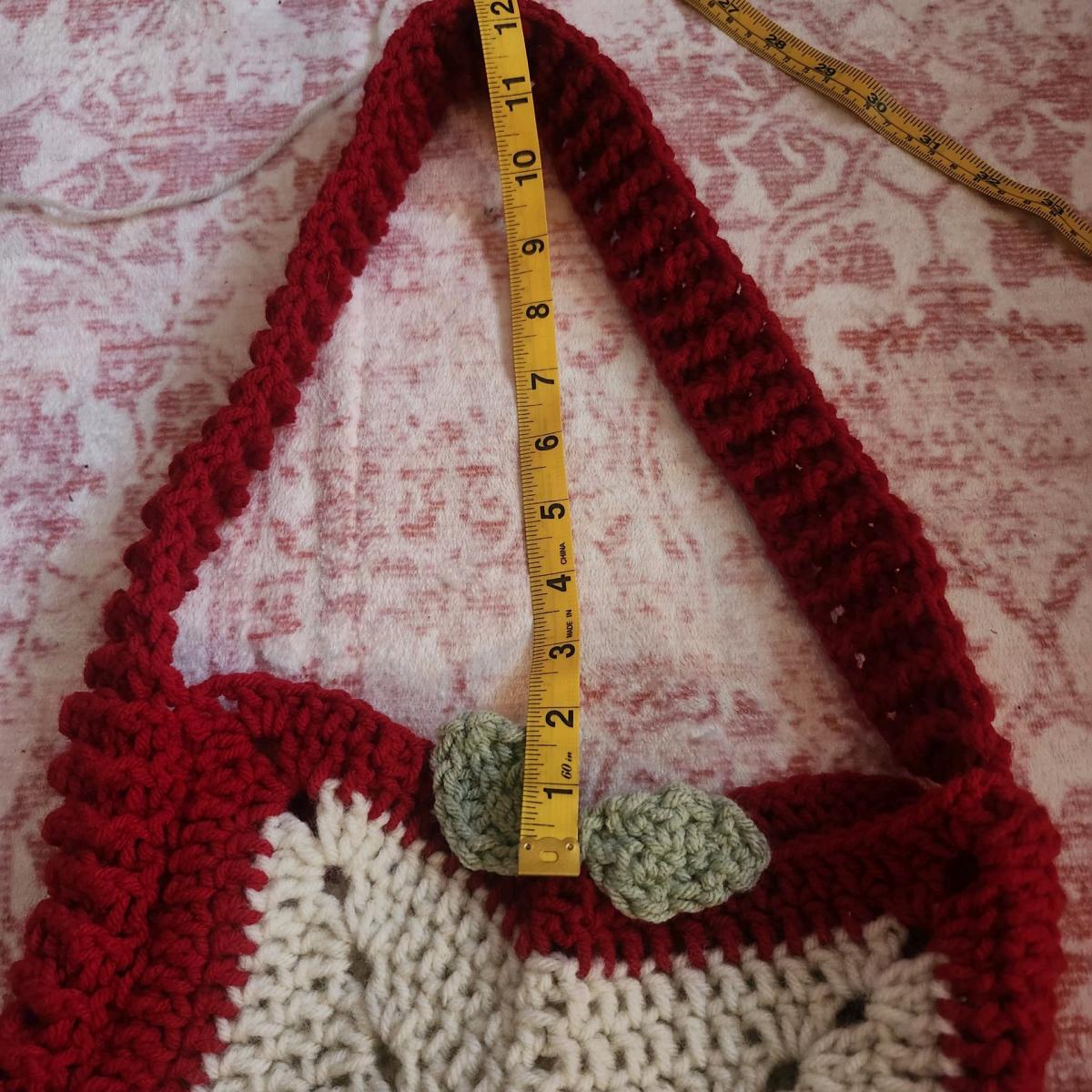 crochet apple themed bag - Alexandria, Virginia - FleaMarketBay