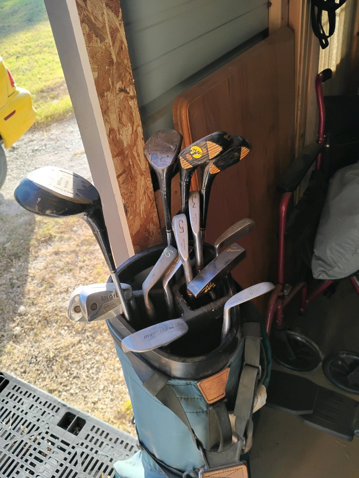 Golf clubs and bag - Osage, Oklahoma - FleaMarketBay