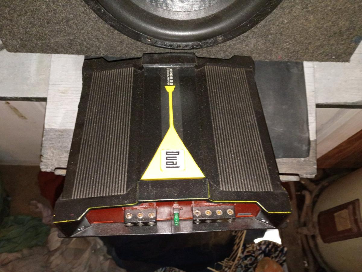 crossfire subwoofer dual amp Sony deck and cords - Waynesboro, Georgia - FleaMarketBay