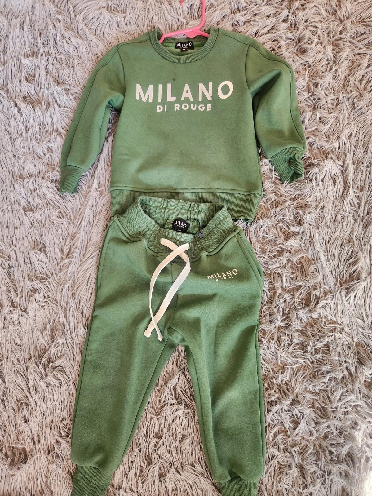 Green Milano di Rouge sweatshirt and jogger set loungewear - Queens Village, New York - FleaMarketBay